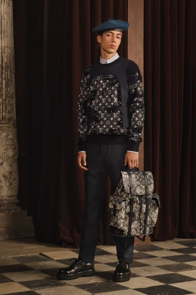 Look 12